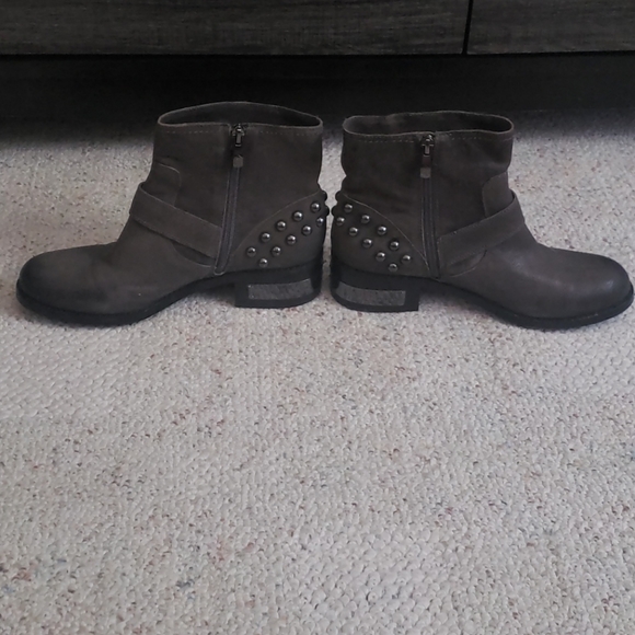 Gray leather booties - Picture 2 of 4